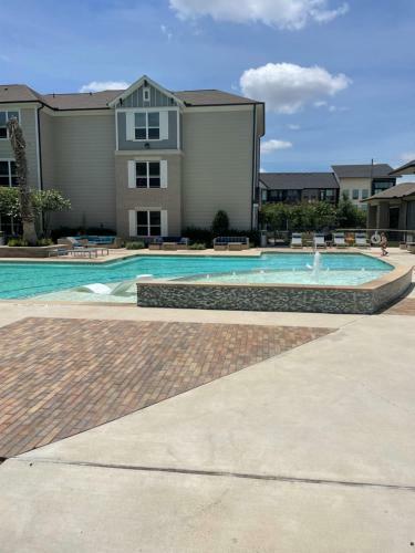 Luxurious Apartment In Katy