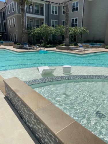 Luxurious Apartment In Katy
