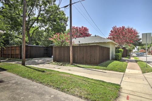 Bungalow G - Centrally Located Dallas Home!