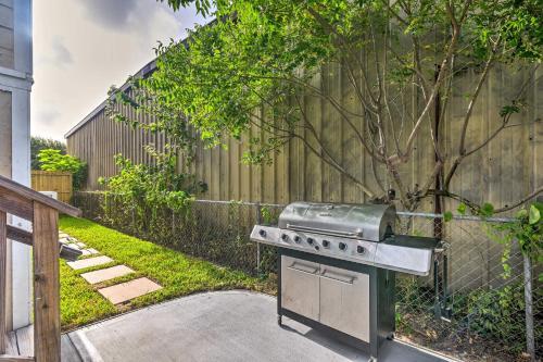 Galveston House Just Minutes From Attractions