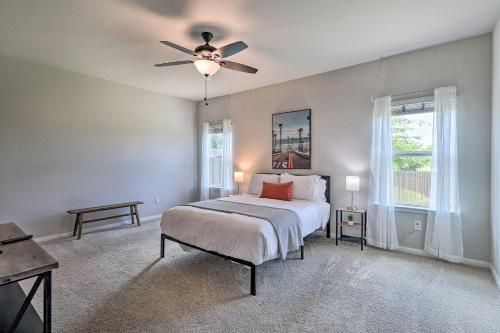 Roomy Austin Abode With Community Outdoor Pool!