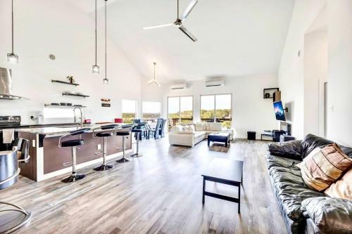 Lakefront 6br Home With Dock - Lake Travis Views