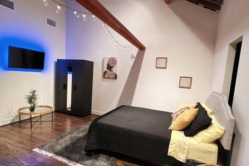 Apartamento Unique & Historic Loft- 2bd 2bth Sleeps 6