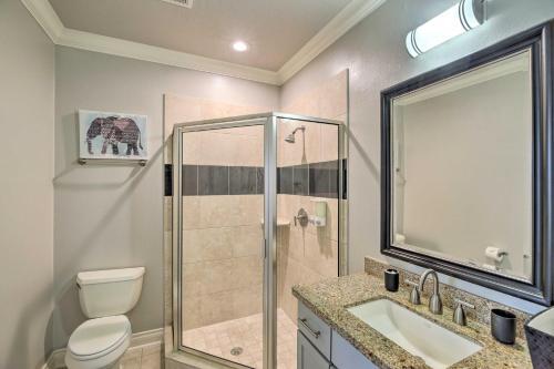 Charming Houston Townhome About 5 Mi To Downtown!