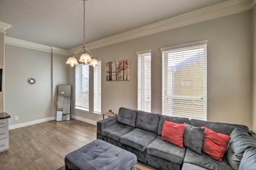 Charming Houston Townhome About 5 Mi To Downtown!
