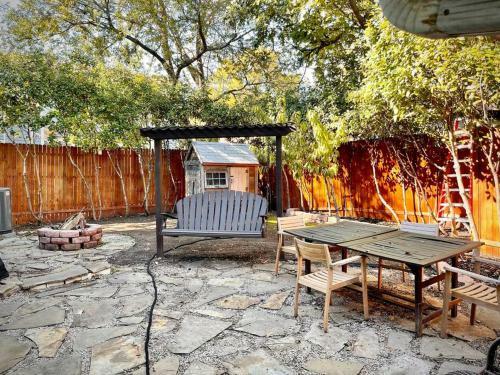 Stylish 4 Bedroom In Downtown Mckinney