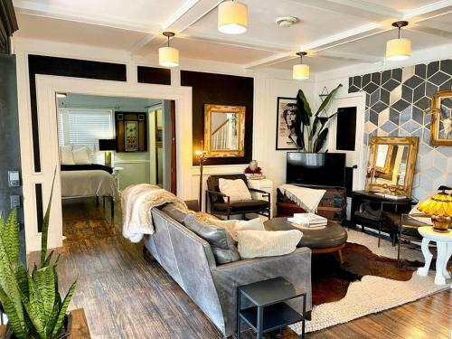 Stylish 4 Bedroom In Downtown Mckinney