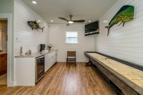 Pelican Roost