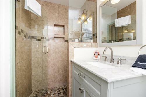 Caprice Cottage - Sun Harbor Cottage #1