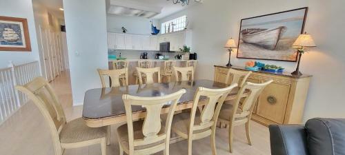 Chris Beach Pool Townhome Home