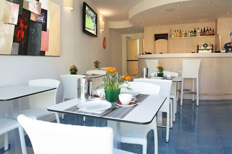 Janas Hotel