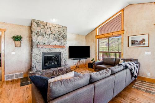 Hilltop Hideaway
