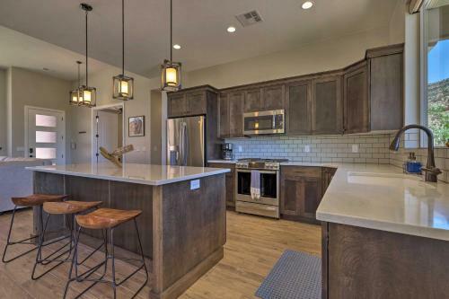 Stunning Kanab Home - Amazing Red Rock Views!