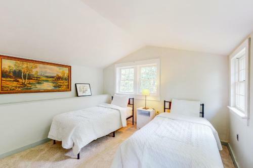Cooper Hill Hideout