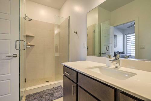 Sunny Resort Townhome And Balcony And Pool Access