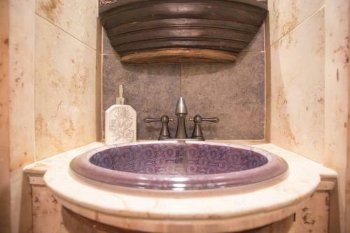 Villa Tuscan Luxury In Vermont - Private 25 Acres, Views