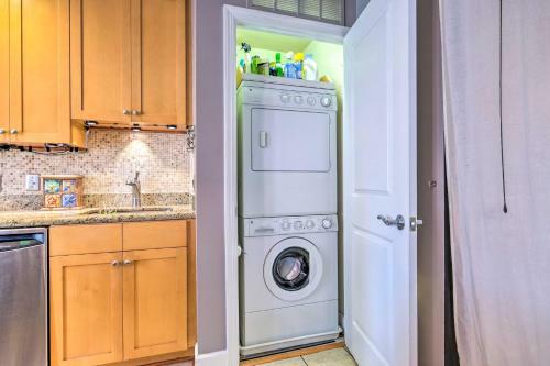 Apartamento Urban Arlington Escape With Community Pool!