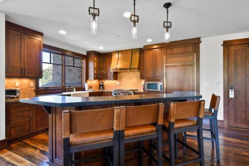 Arrowleaf Lodge - 3 Bed Condo #107