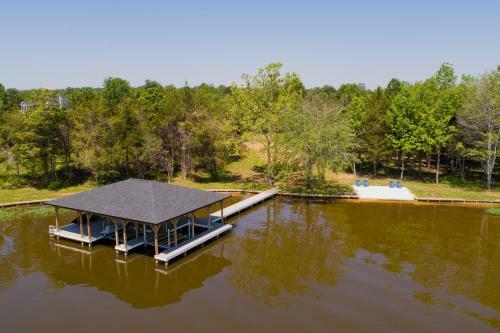 Lakeview On Peach Grove Road
