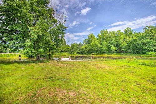Farm House Cottage Deck And Fishing On-site!