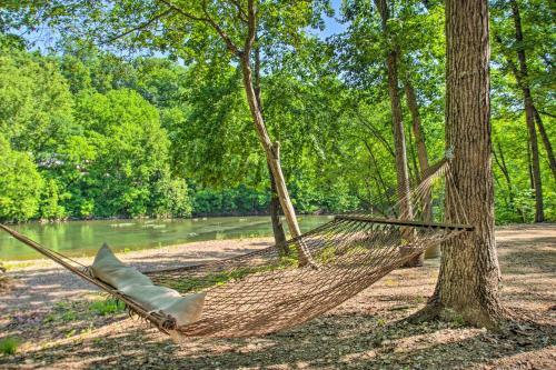 Farm House Cottage Deck And Fishing On-site!