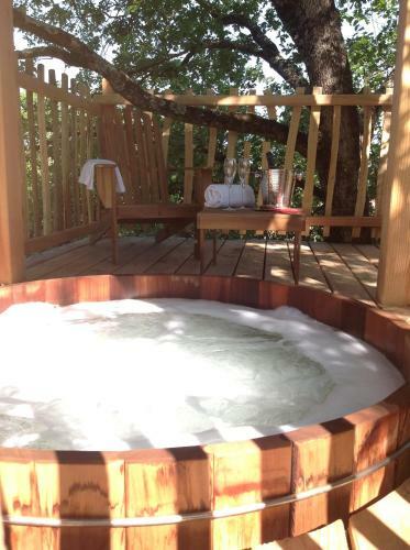 Bed & Breakfast La Ferme de Sirguet - Cabane Jardin & Spa
