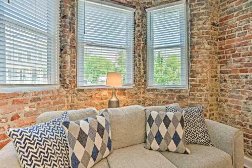 Centrally Located Richmond Apartment With Yard!