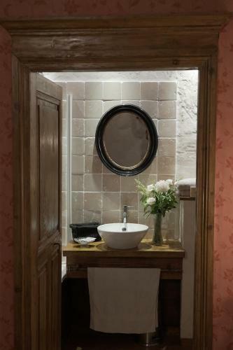 Hostal Domaine Du Tr�s-haut