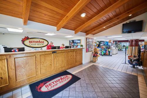 Bethpage Hewick Three-bedroom Cottage 30