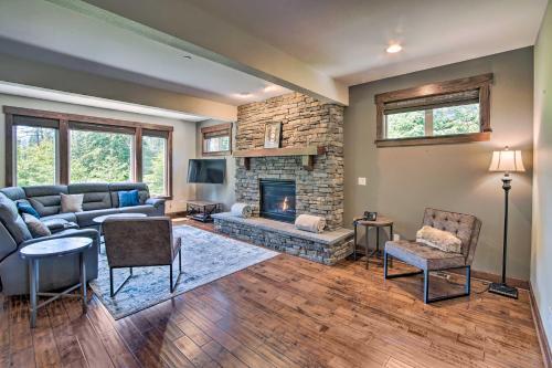 Modern Alpine Home On Prospector Golf Course!
