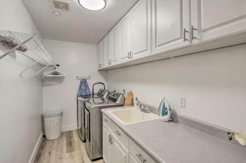 Spacious Kent Home Great For Large Families!