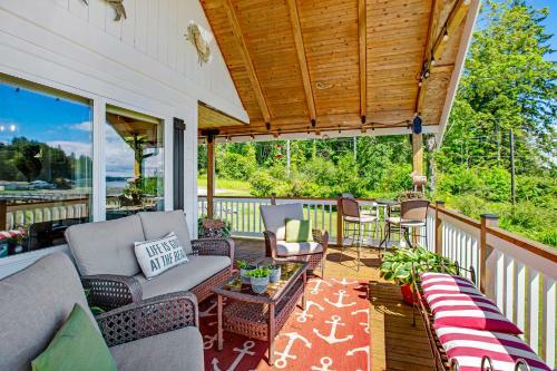 Buzz & Christa's Beach House