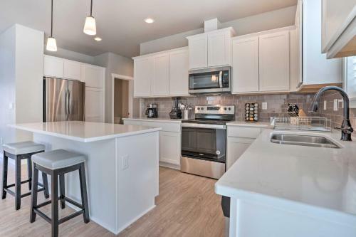 Modern Home Near River, Leavenworth And Chelan!