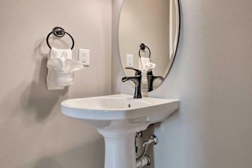 Modern Home Near River, Leavenworth And Chelan!