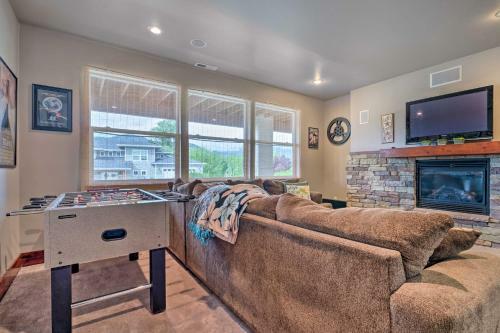 Community Waterfront Home Private Dock And Boat Slip!