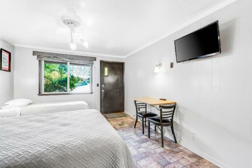 Mount Bretherton Room 8 At Mount Walker Inn
