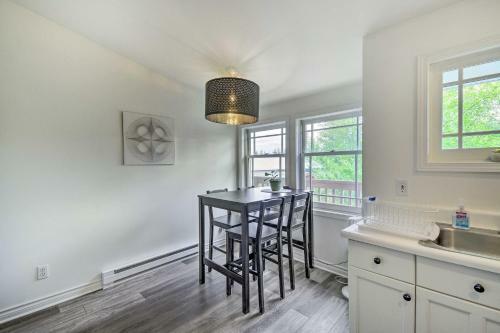 Downtown Vashon Townhome On A Lush Island!