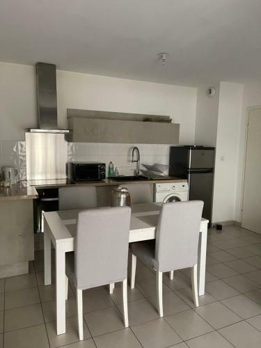 Apartamento T2 Port Marianne Avec Balcon Et Place de Parking