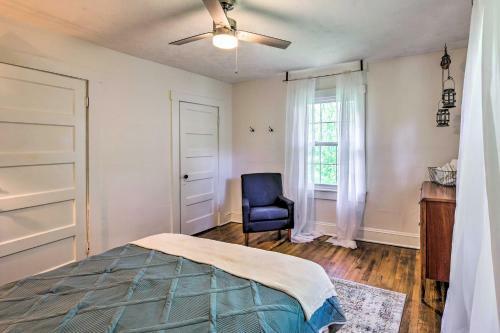 Sun-dappled Fayetteville Home With Fire Pit!