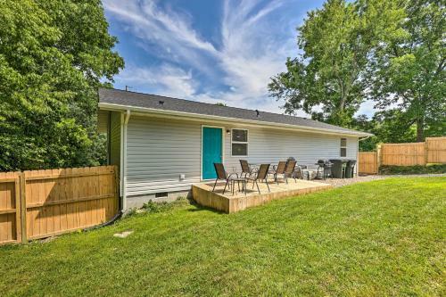 Pet-friendly Digs With Fire Pit And Large Yard!