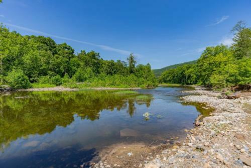 Secluded Cabin W Screened-in Porch River Access