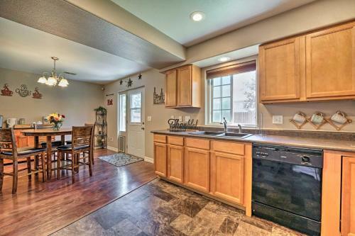 Inviting Cheyenne Townhome About 4 Mi To Downtown