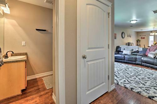 Inviting Cheyenne Townhome About 4 Mi To Downtown