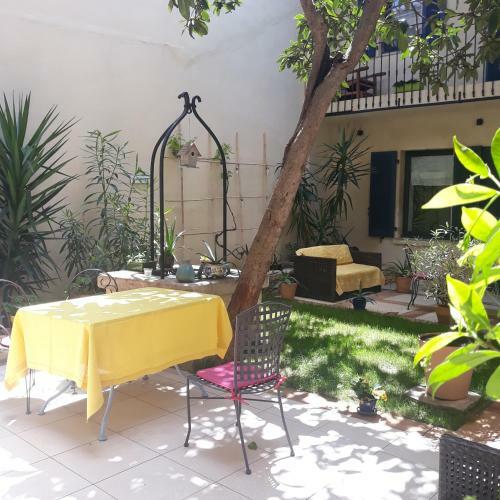 Bed & Breakfast Sous Le Neflier