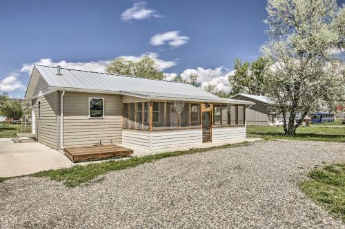 Idyllic Gem Screened Porch, Half Mi To River!