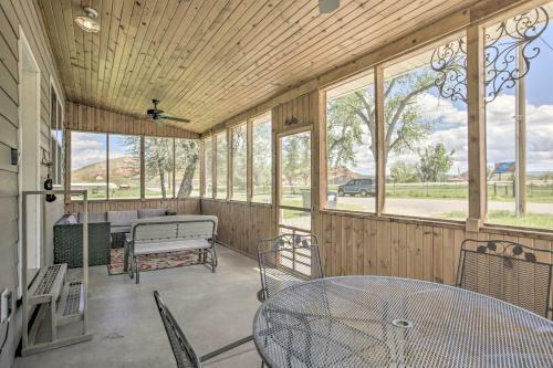 Idyllic Gem Screened Porch, Half Mi To River!