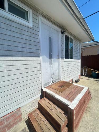 Shared Double Room Inside Home With Private Bathroom, Entrance