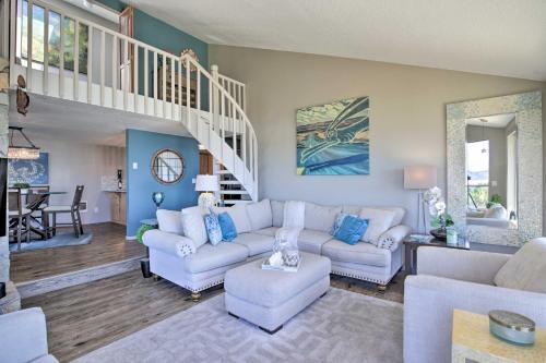 Pacific Penthouse Retreat With Ocean Views!