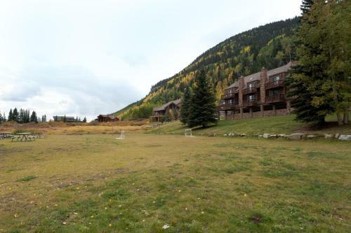 Cascade Village 320