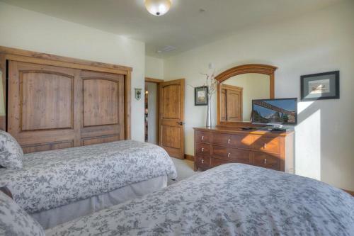 Peregrine Point 204